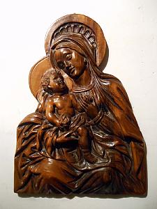 "MADONNA COL BAMBINO" -  Targa devozionale o formella scolpita in noce - Arte toscana di fine '800